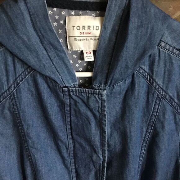Torrid denim chambray Jacket blue hooded Women’s SZ 00 = Medium Drawstring zip - Picture 4 of 4